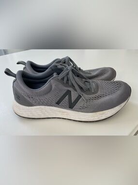 Men’s New Balance Arishi Fresh Foam Grey Running Sneakers Size 11